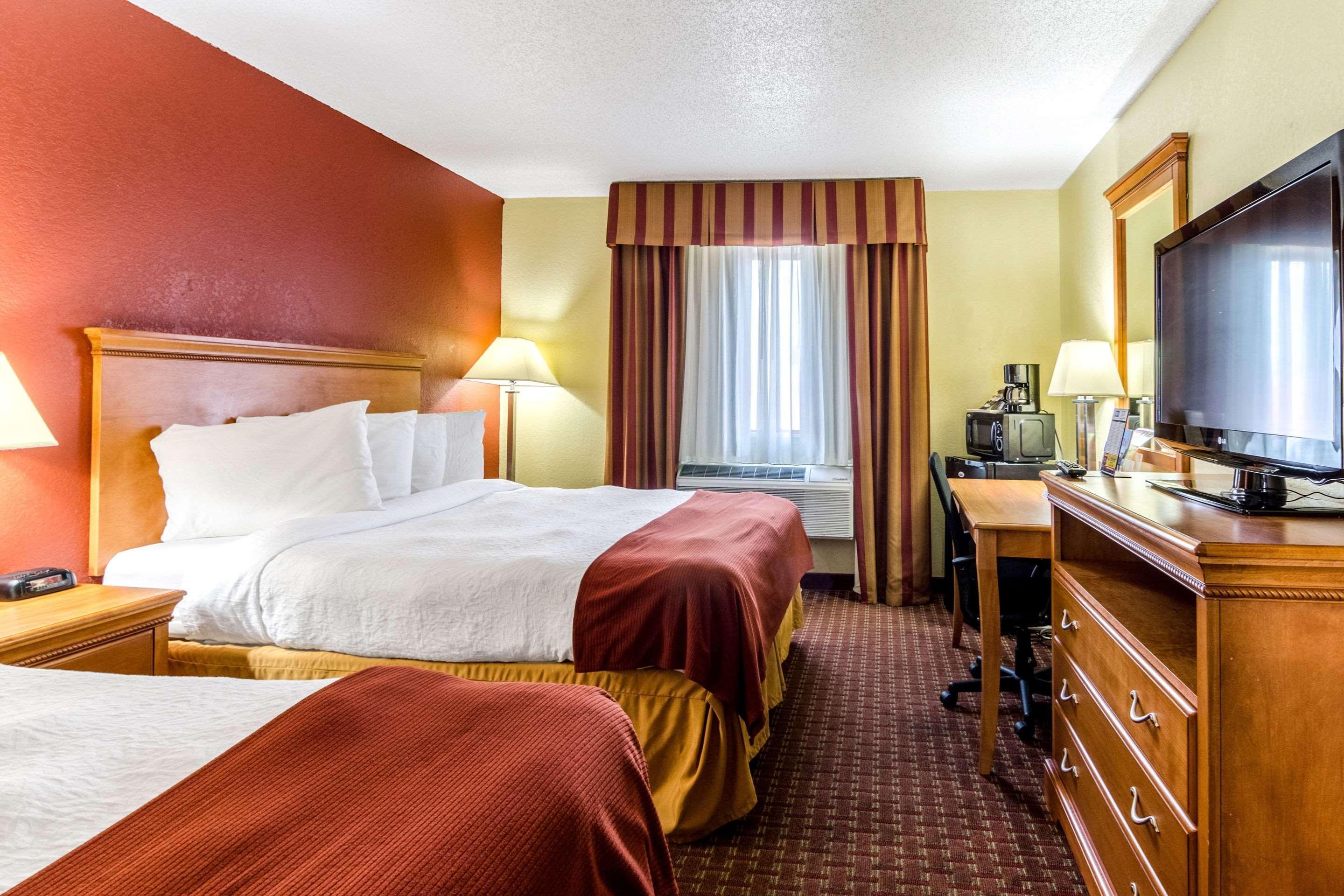 Rodeway Inn & Suites Jacksonville Near Camp Lejeune Exterior foto