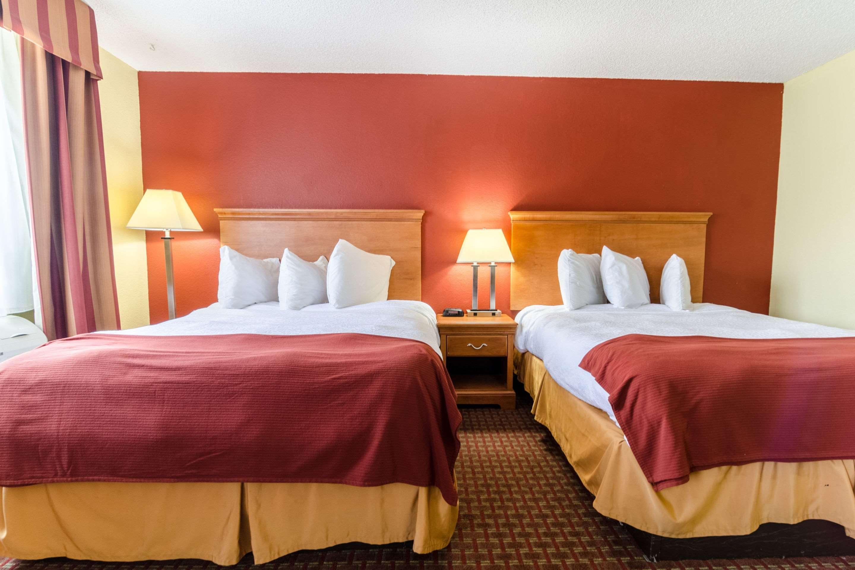 Rodeway Inn & Suites Jacksonville Near Camp Lejeune Exterior foto