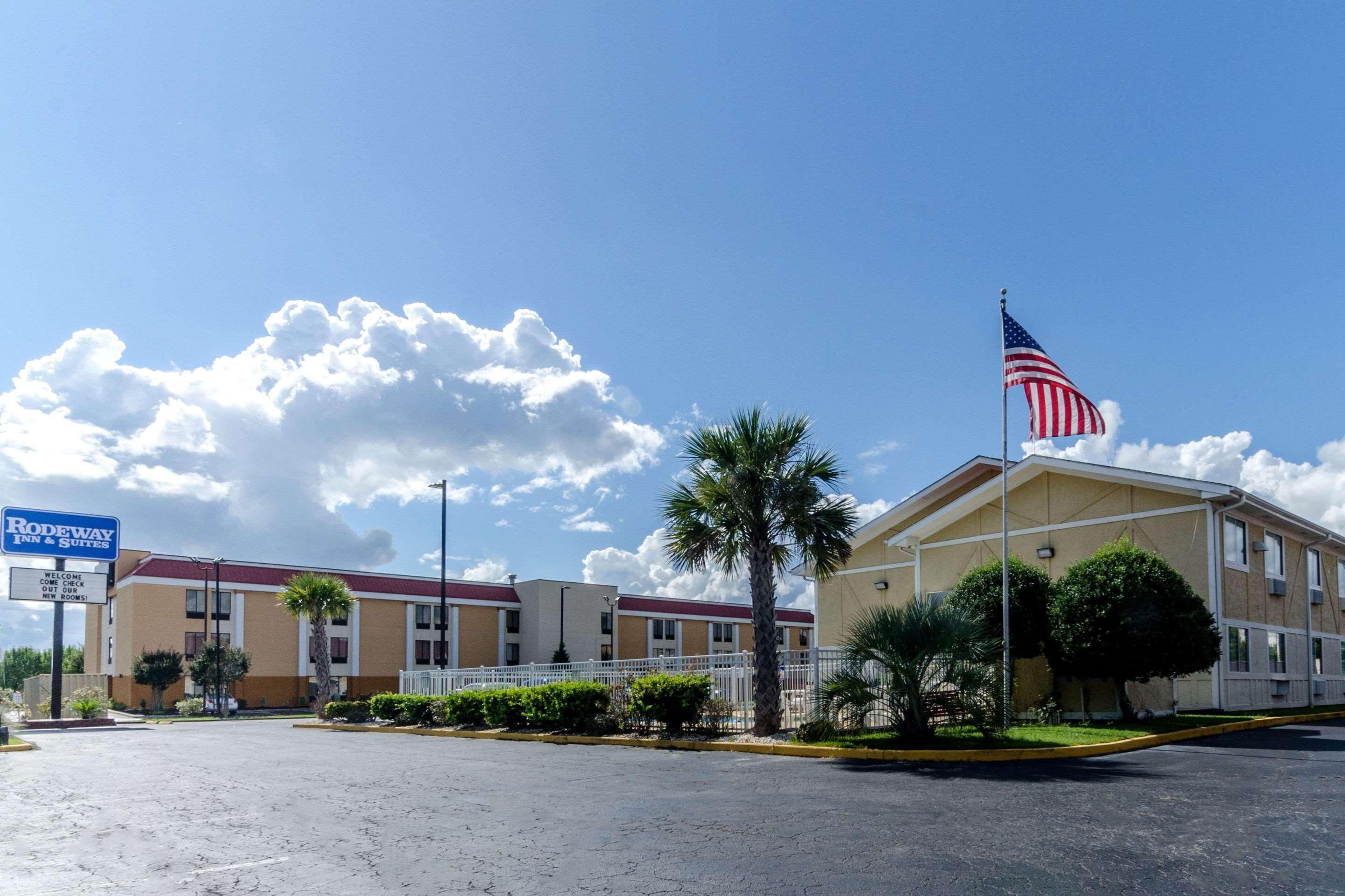 Rodeway Inn & Suites Jacksonville Near Camp Lejeune Exterior foto