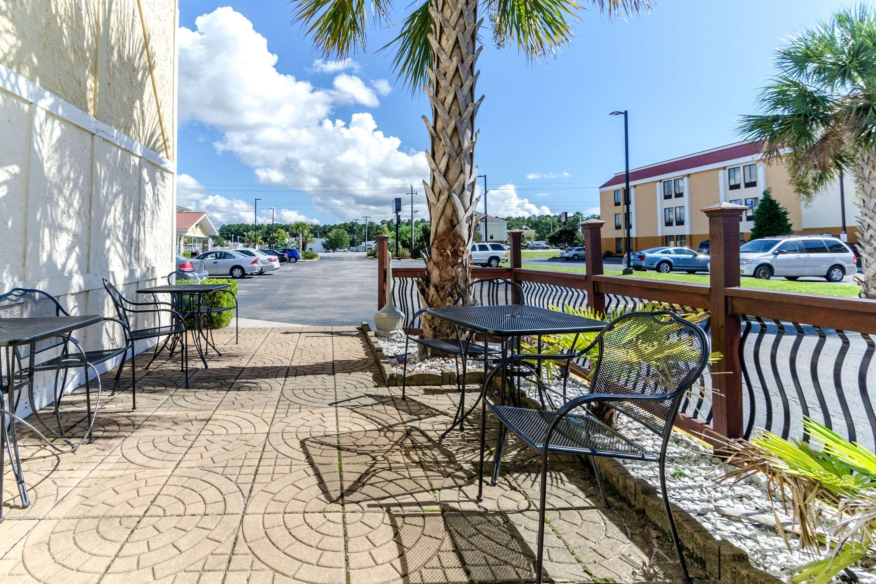 Rodeway Inn & Suites Jacksonville Near Camp Lejeune Exterior foto